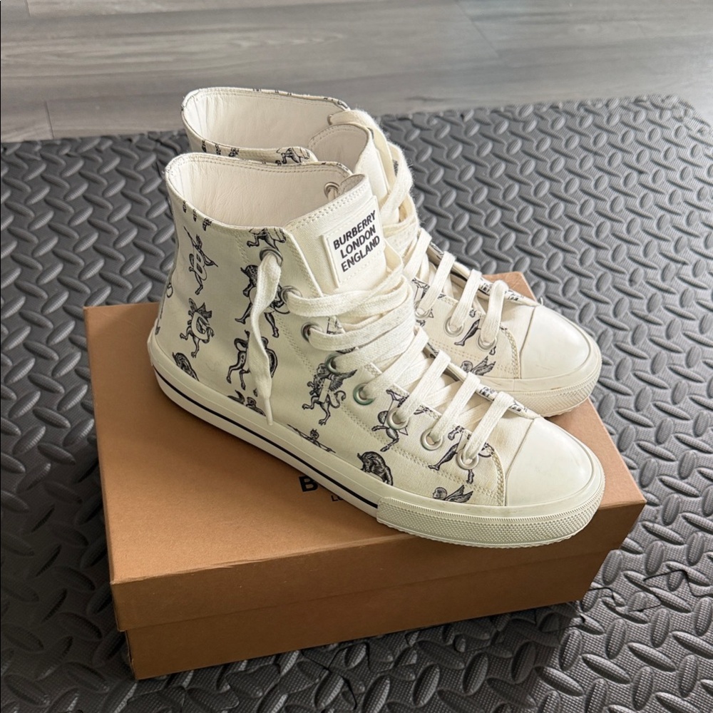 Burberry Classic Tan Gift Box